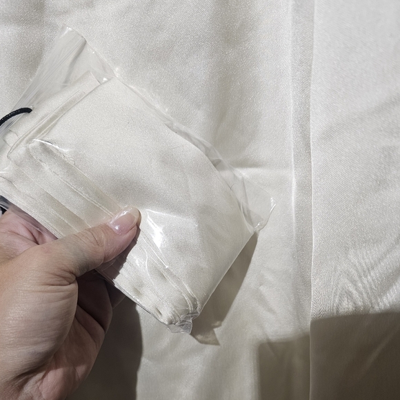 WeWoreWhat Cream Long Sleeve Dress Size Medium NWT PTP 17/18 - Picture 9 of 9